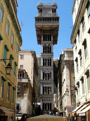 Der Elevador des Santa Justa verbindet die Baixa (Altsadt) mit dem Bairro Alto 