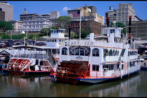 Paddle Wheeler in Memphis, Tn.