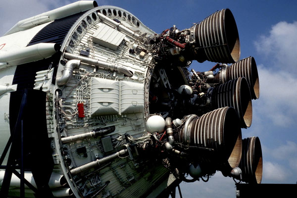 Teil einer Saturn V Rakete im Lyndon B. Johnson Space Center - kurz Mission Control, Tx 1987