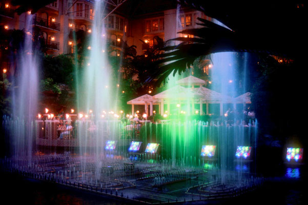 Wasserspiele zur Musik im Foyer des Opryland Hotels