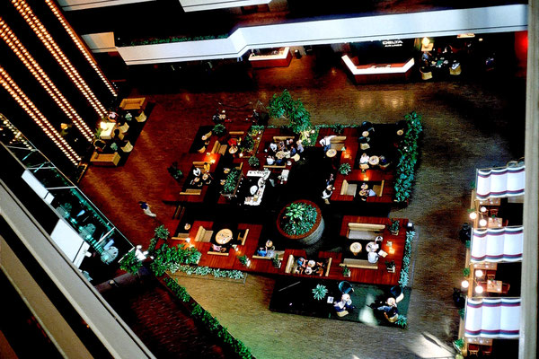 Lobby und Aufzüge im Hyatt Hotel, Houston, Tx. 1987