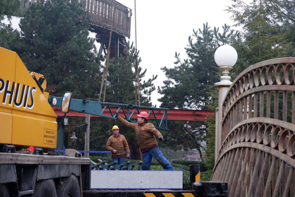 Onderhoud aan de 'Enterprise' (Bron: Attractiepark Slagharen, 15-02-2021)