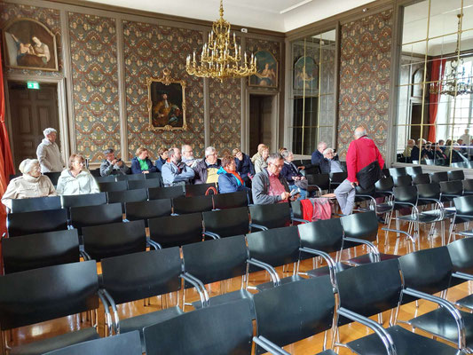 A l'intérieur de la galerie des glaces.