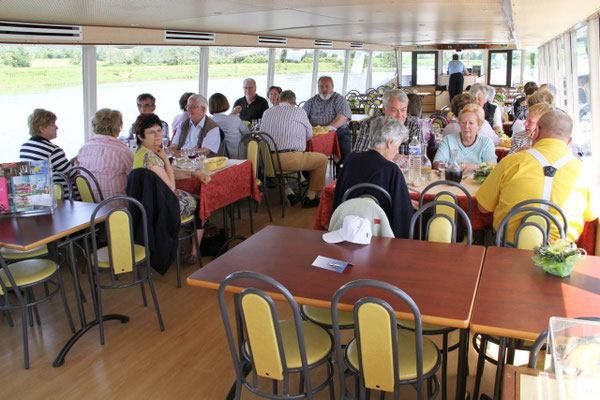 Déjeuner-croisière sur le canal de Pont-de-Vaux et sur la Saône