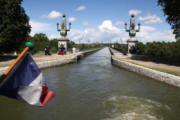 Pont-Canal de Briare, construit par G. Eiffel