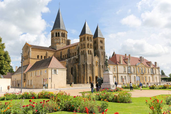 Basilique romane du Sacré Cœur à Paray le Monial
