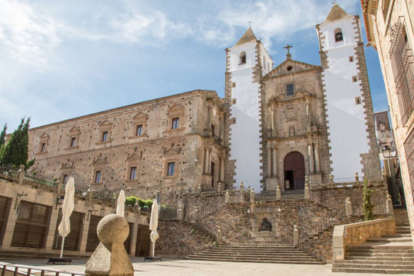 Eglise St François Xavier et collège jésuite à Caceres