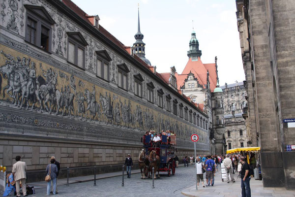 Grande fresque murale du « Cortège des Princes de Saxe » à Dresde