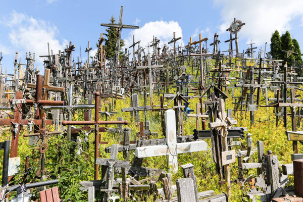 Colline aux Croix : Sanctuaire et lieu de pèlerinage en Lituanie