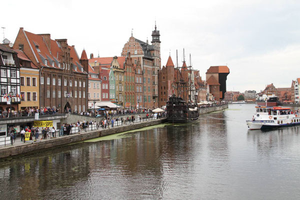 Gdansk, la perle de la Baltique : les longs quais de la Motlawa