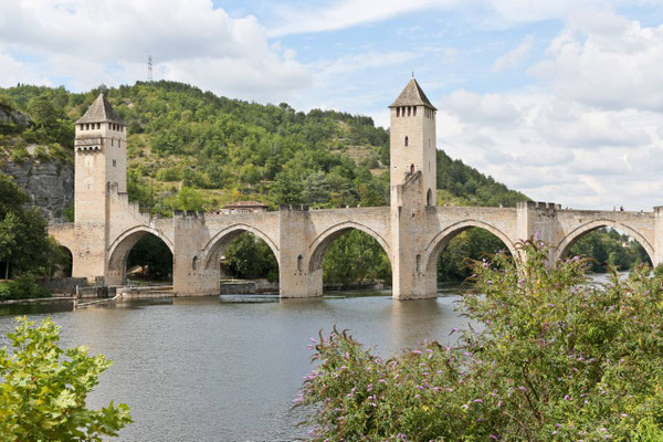 Pont fortifié Valendré à Cahors, le « pont du diable » date du XIVe siècle