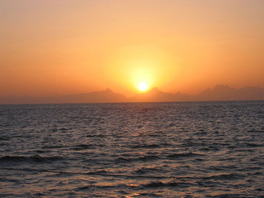 Sonnenuntergang am Roten Meer