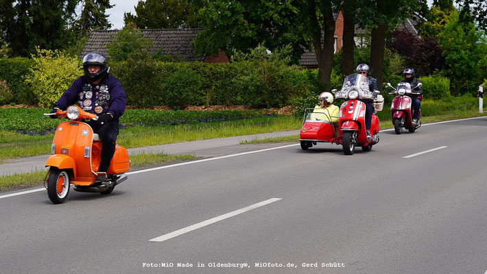 Vespa_Treffen_Foto_MiOfoto_de_Gerd_Schuett