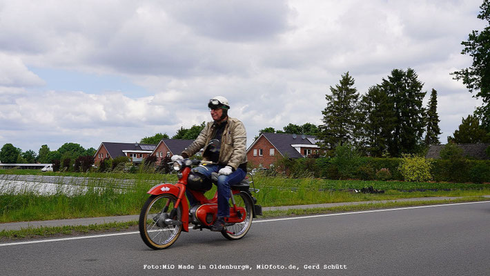 Vespa_Treffen_Foto_MiOfoto_de_Gerd_Schuett