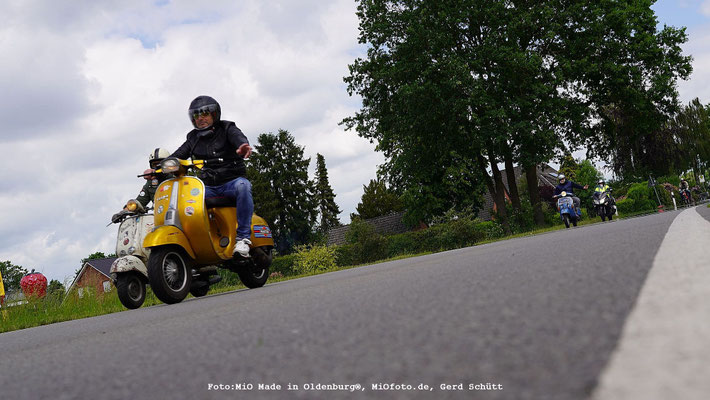 Vespa_Treffen_Foto_MiOfoto_de_Gerd_Schuett