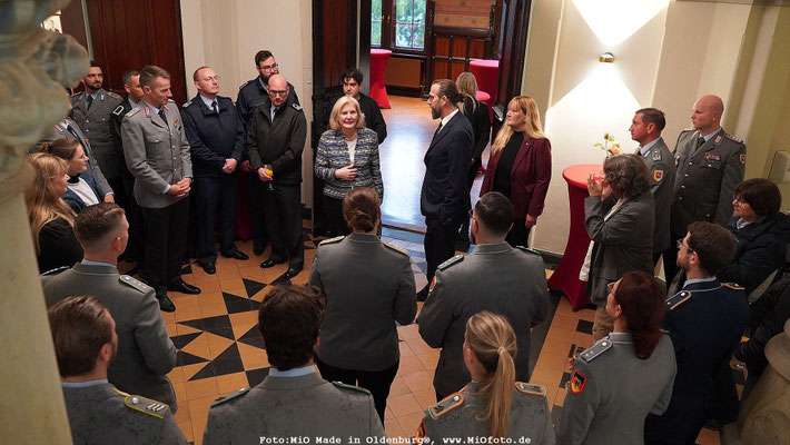 Bürgermeisterin begrüßt nach Oldenburg versetzte Bundeswehr-Angehörige