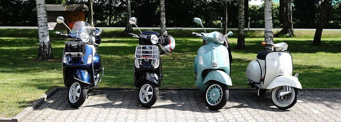 Vespa_Treffen_Foto_MiOfoto_de_Gerd_Schuett
