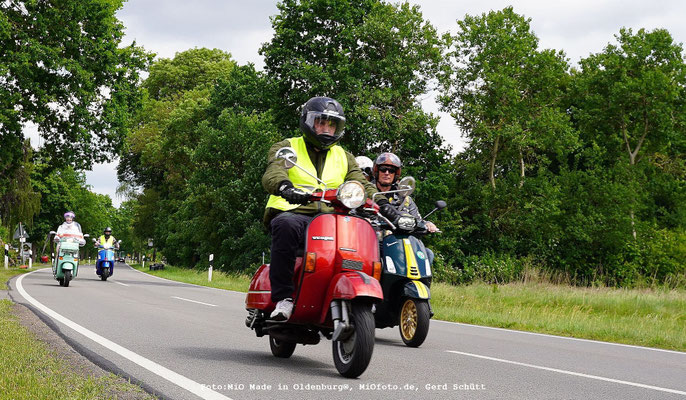 Vespa_Treffen_Foto_MiOfoto_de_Gerd_Schuett
