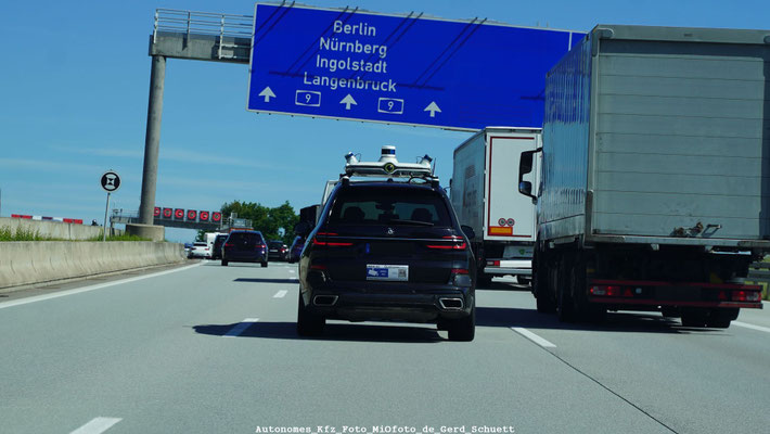 Autonomes_Kfz_Foto_MiOfoto_de_Gerd_Schuett