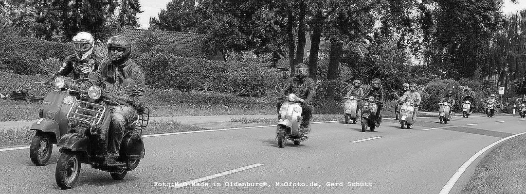 Vespa_Treffen_Foto_MiOfoto_de_Gerd_Schuett