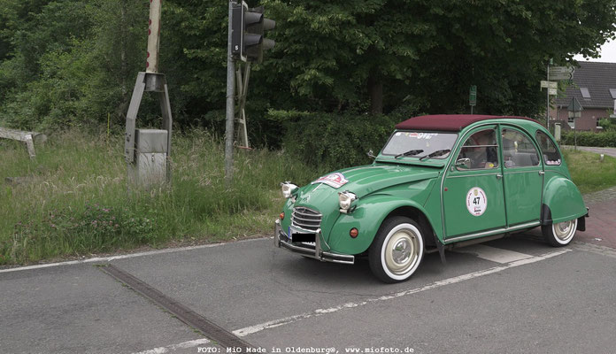 Citröen 2 CV& FOTO: MiO Made in Oldenburg®, www.miofoto.de