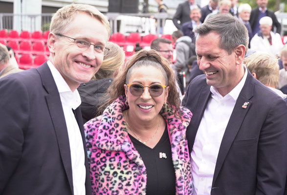 Kohlkönig Daniel Günther, Ministerpräsident des Landes Schleswig-Holstein, zu Gast in Oldenburg – Eintrag ins Goldene Buch, Foto: www.MiOfoto.de