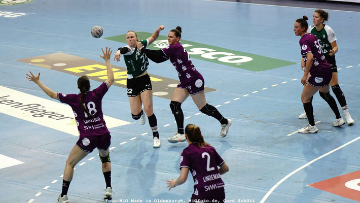 VfL Oldenburg - Metzingen,Foto: MiOfoto.de Gerd Schuett