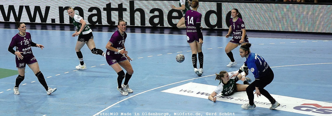 VfL Oldenburg - Metzingen,Foto: MiOfoto.de Gerd Schuett