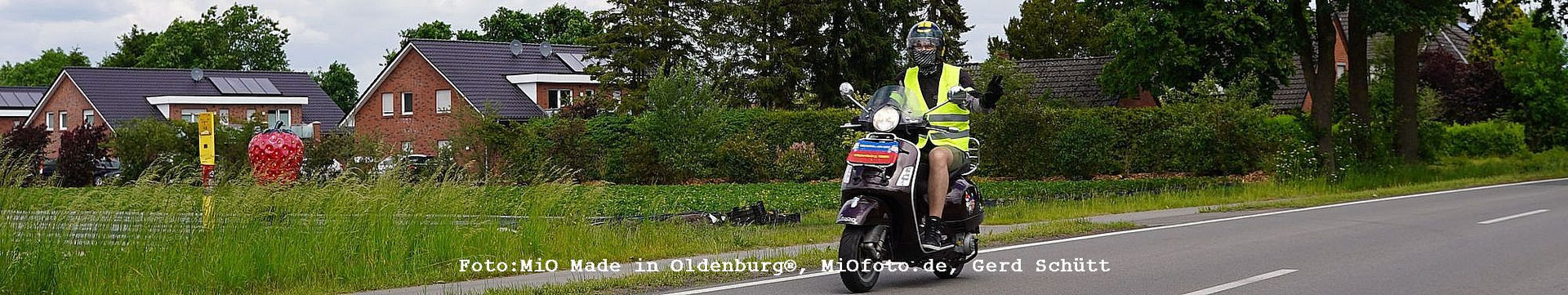 Vespa_Treffen_Foto_MiOfoto_de_Gerd_Schuett
