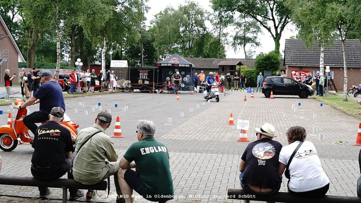 Vespa_Treffen_Foto_MiOfoto_de_Gerd_Schuett
