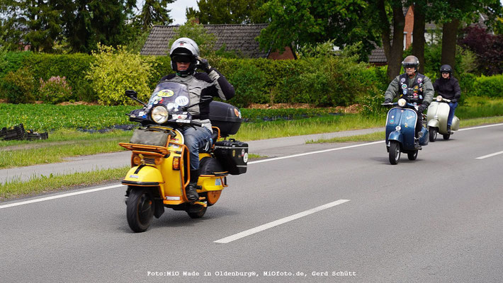 Vespa_Treffen_Foto_MiOfoto_de_Gerd_Schuett