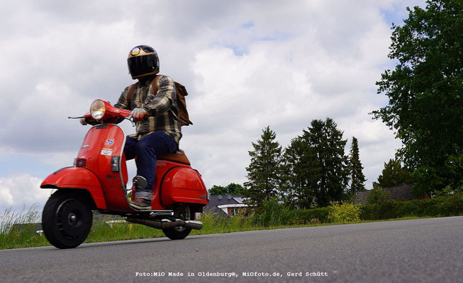 Vespa_Treffen_Foto_MiOfoto_de_Gerd_Schuett