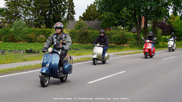 Vespa_Treffen_Foto_MiOfoto_de_Gerd_Schuett