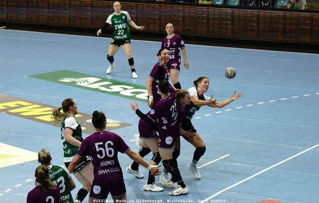 VfL Oldenburg - Metzingen,Foto: MiOfoto.de Gerd Schuett