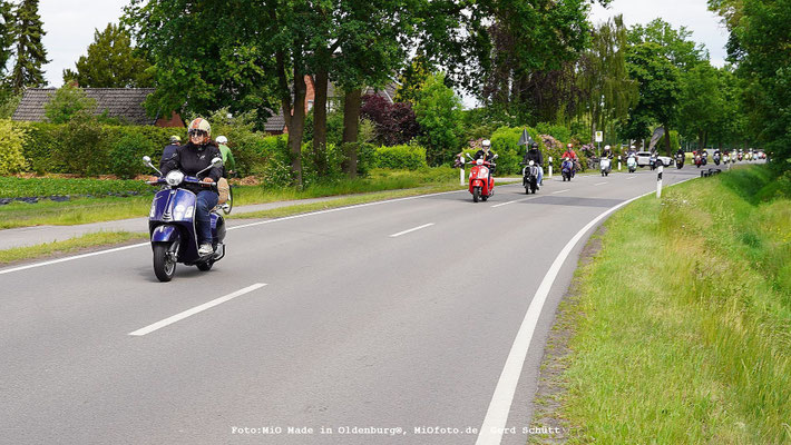 Vespa_Treffen_Foto_MiOfoto_de_Gerd_Schuett