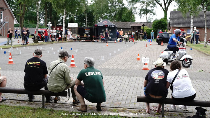 Vespa_Treffen_Foto_MiOfoto_de_Gerd_Schuett