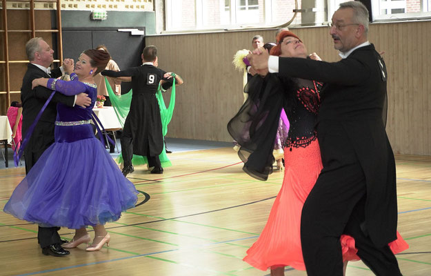 103 Tanzen_TTC_Oldenburg_FOTO_www.MiOfoto_de_Gerd_Schuett