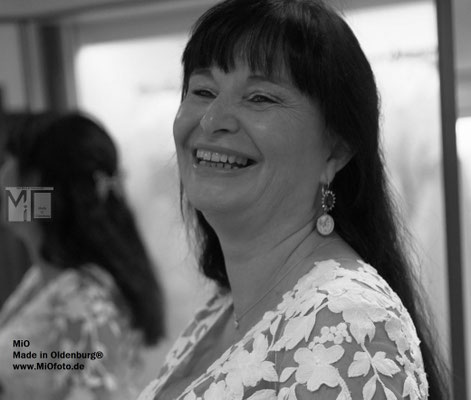 Braut und Abendmode, Böning-Modehaus,Model Bettina,_Foto_MiO_Made_in_Oldenburg®_wwwMiOfotode
