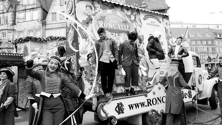 Circus Roncalli Flashmob in Bremen,FOTO: MiO Made in Oldenburg®, www.miofoto.de, Oldenburg