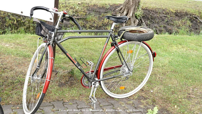 Vespa_Treffen_Foto_MiOfoto_de_Gerd_Schuett