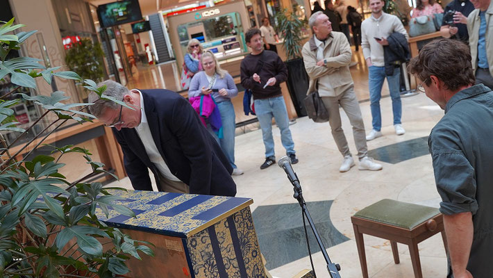 Goldenes Piano in den Schloßhöfen, Foto:MiO Made in Oldenburg®, MiOfoto.de, Gerd Schütt