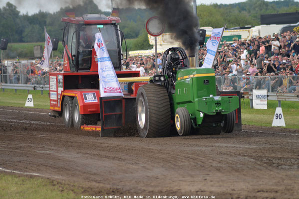 Trecker_Pulling_FOTO_www.MiOfoto_de