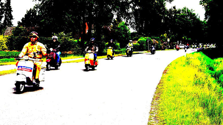 Vespa_Treffen_Foto_MiOfoto_de_Gerd_Schuett