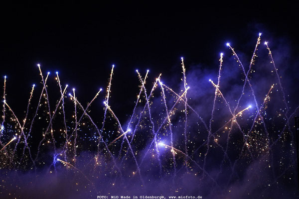 Feuerwerk in Hannover fotografiert von FOTO: MiO Made in Oldenburg®, www.miofoto.de