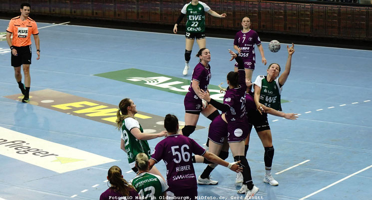 VfL Oldenburg - Metzingen,Foto: MiOfoto.de Gerd Schuett