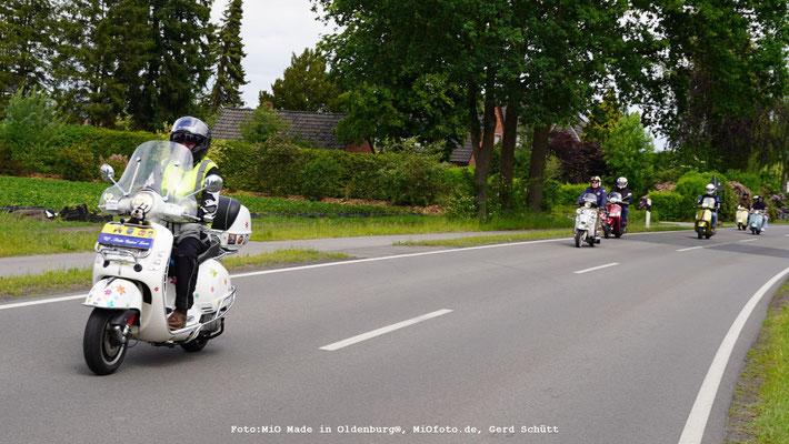 Vespa_Treffen_Foto_MiOfoto_de_Gerd_Schuett