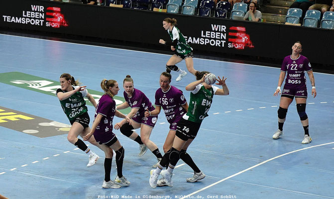 VfL Oldenburg - Metzingen,Foto: MiOfoto.de Gerd Schuett