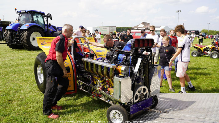 Trecker_Pulling_FOTO_www.MiOfoto_de