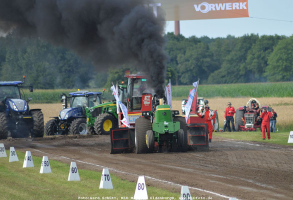 Trecker_Pulling_FOTO_www.MiOfoto_de