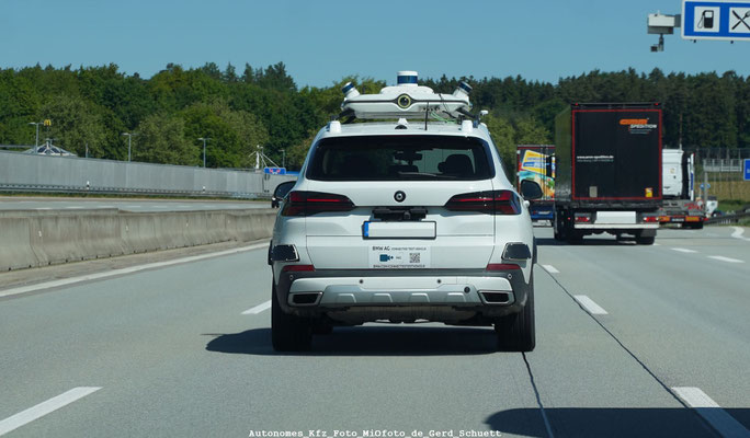 Autonomes_Kfz_Foto_MiOfoto_de_Gerd_Schuett